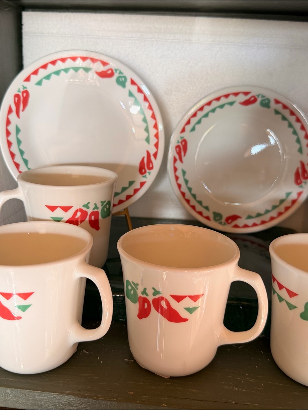4 VTG Corning Corelle FIESTA Coffee Cups Red & Green Chili Peppers Cup&plate